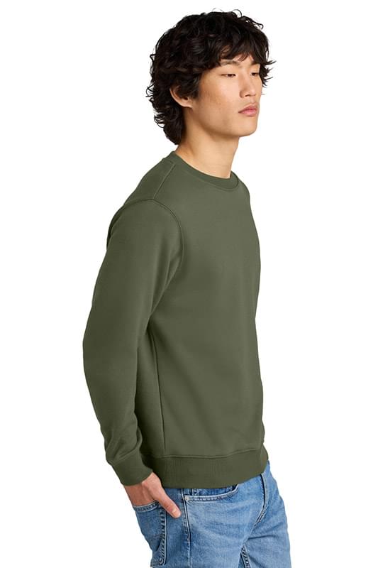 District &#174;  Perfect Weight &#174;  Fleece Crew DT1106